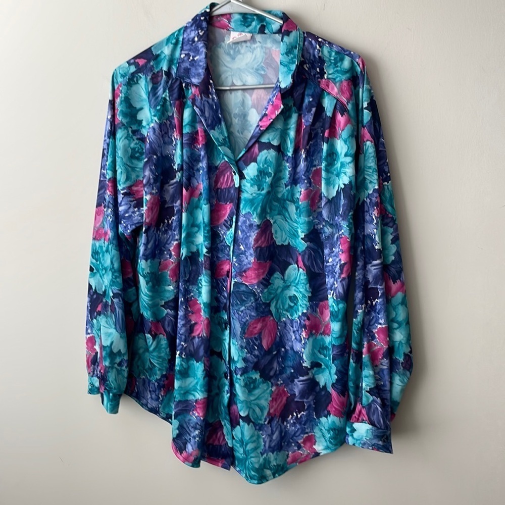 Graff Californiawear watercolor floral print button down long sleeve blouse